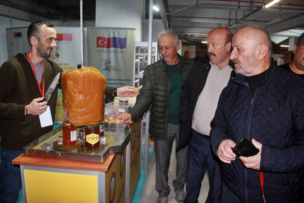 Döneri yapılmayan bir bu kalmıştı! Arılar bunu beğendi... 4